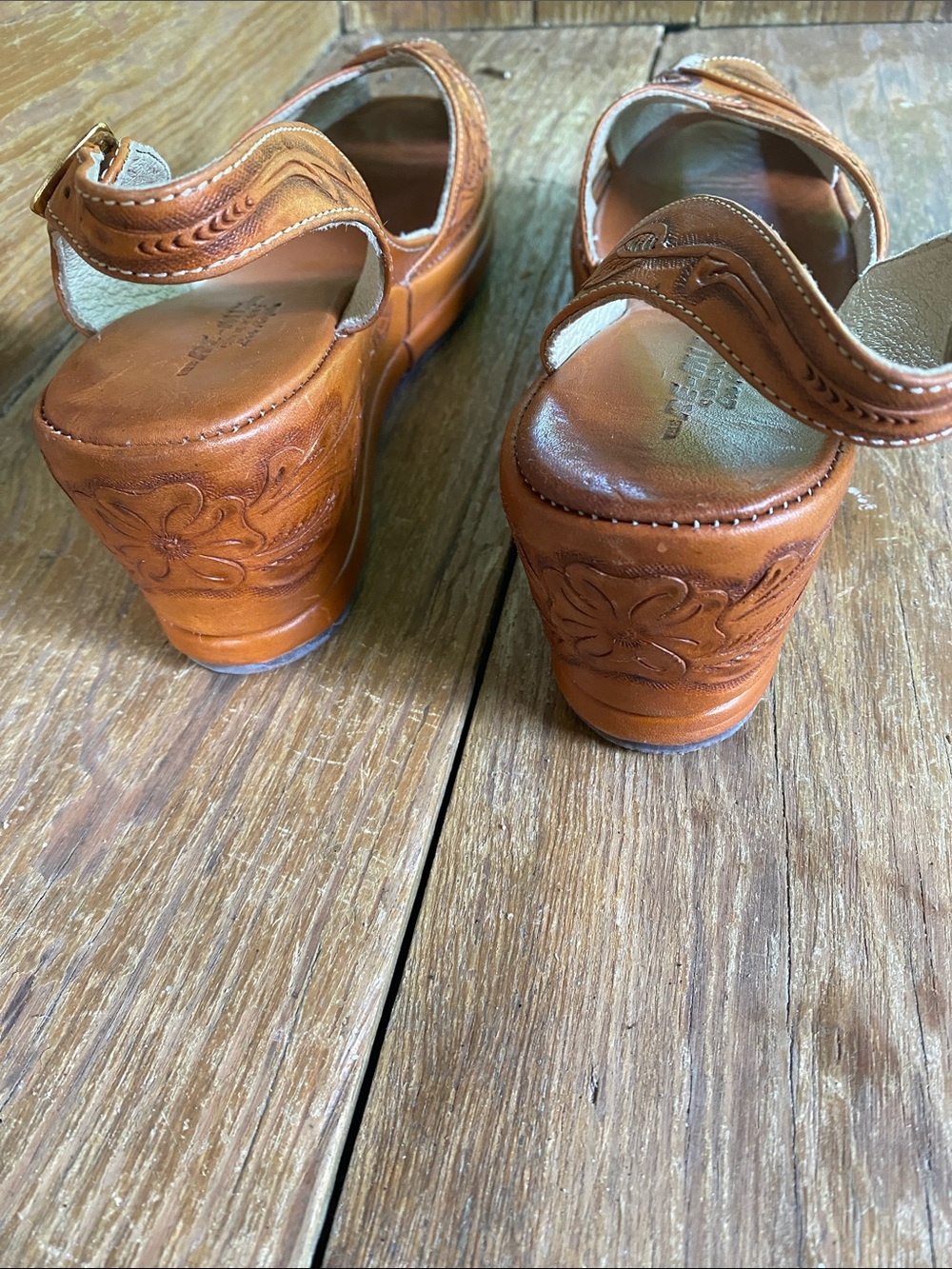 Re-Mix company Women's Floral tooled Leather Slingback Wedge 10 - Picture 7 of 9